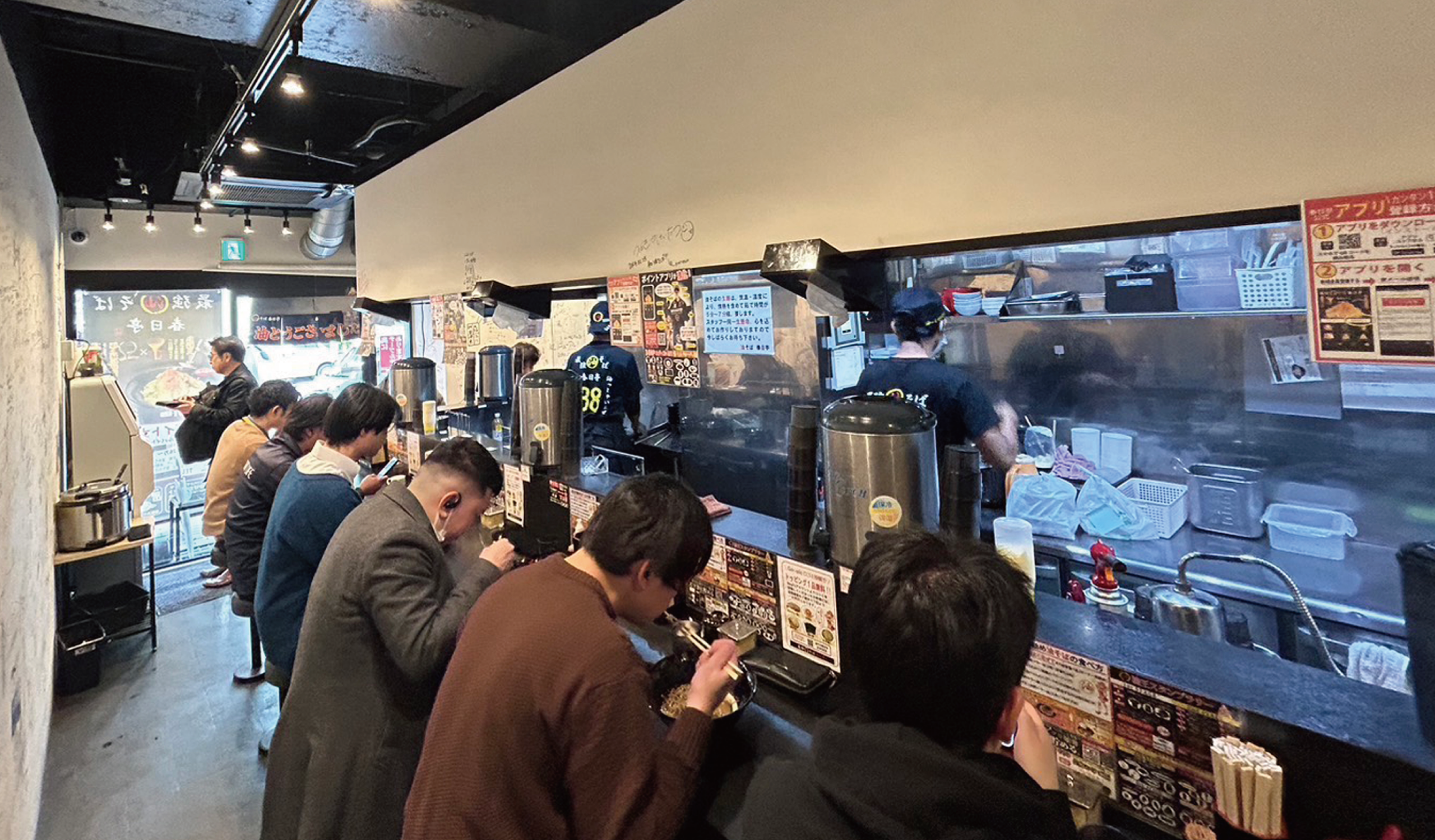 お客様とのコミュニケーションを大切にし活気ある私たちの接客をお届けします